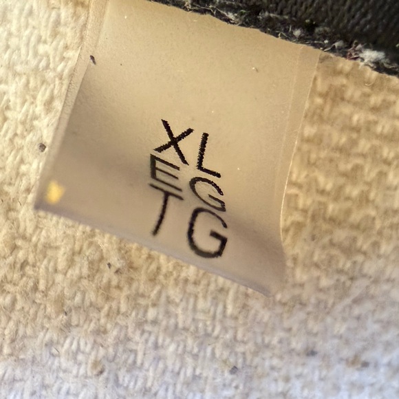 Karl Lagerfield, ladies XL sleeveless ruffled summertime blouse, excellent cond - Picture 7 of 14